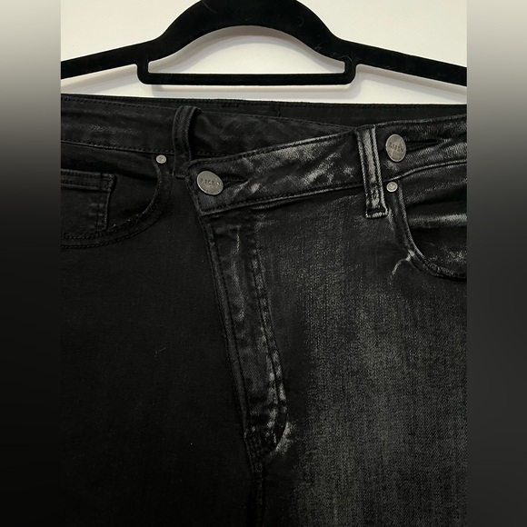 *FLAWED* Risen High-Rise Cross Over Two Toned Straight Jeans Size 11/30 - Picture 4 of 9